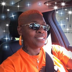 Meet your Posher, Carolyn